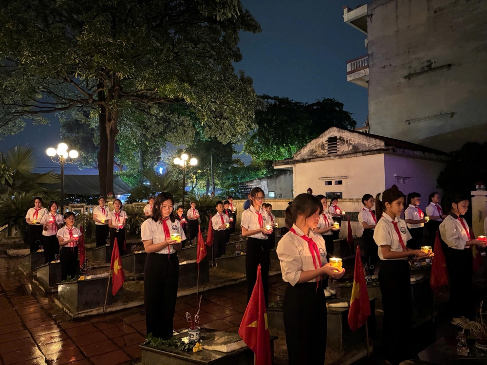 Xã Đông Anh: Thắp nến tri ân tưởng nhớ các anh hùng liệt sĩ