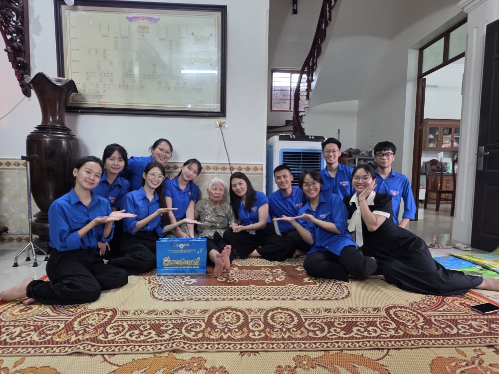 Xã Đông Anh: Thắp nến tri ân tưởng nhớ các anh hùng liệt sĩ