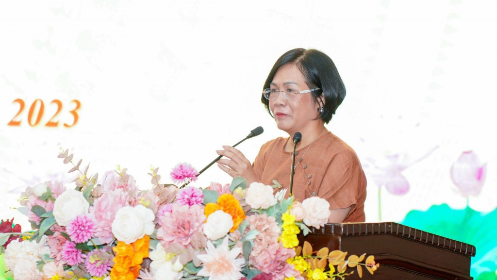 PGS, TS Nguyễn Thị Thu Phương - Viện trưởng Viện Văn hóa - Nghệ thuật quốc gia Việt Nam trình bày tại Hội nghị