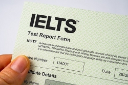 Nhiều ý kiến đồng tình xem xét lại quy định xét tuyển đại học bằng điểm IELTS