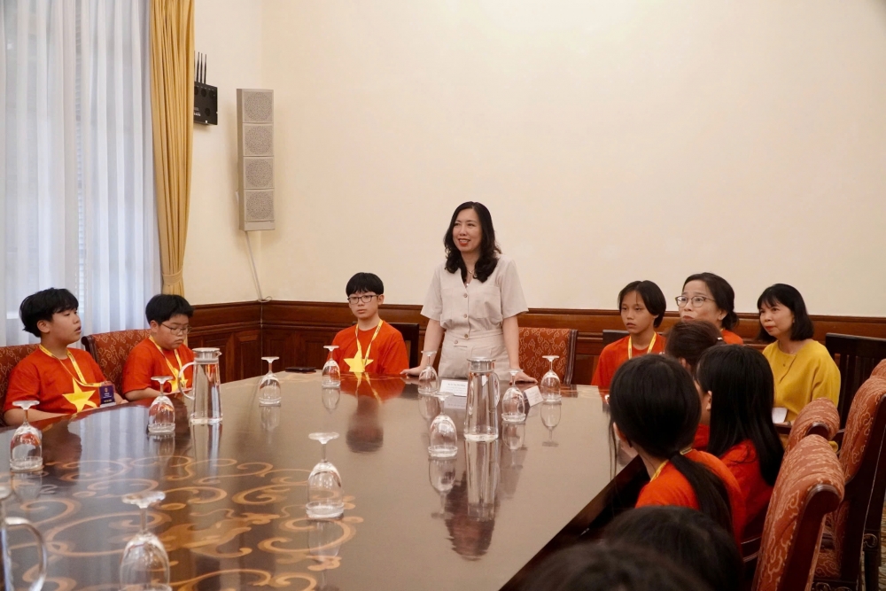 Đoàn thiếu nhi, giáo viên kiều bào tại Hàn Quốc về thăm Việt Nam