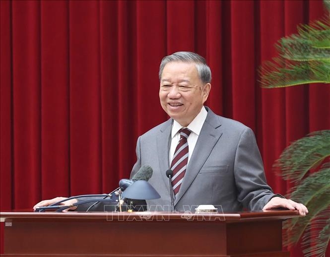 Tổng Bí thư nhấn mạnh: Trí thức, nhà khoa học, văn nghệ sĩ tiếp tục là lực lượng tiên phong mở đường cho dân tộc tiến lên mạnh mẽ - Ảnh: TTXVN