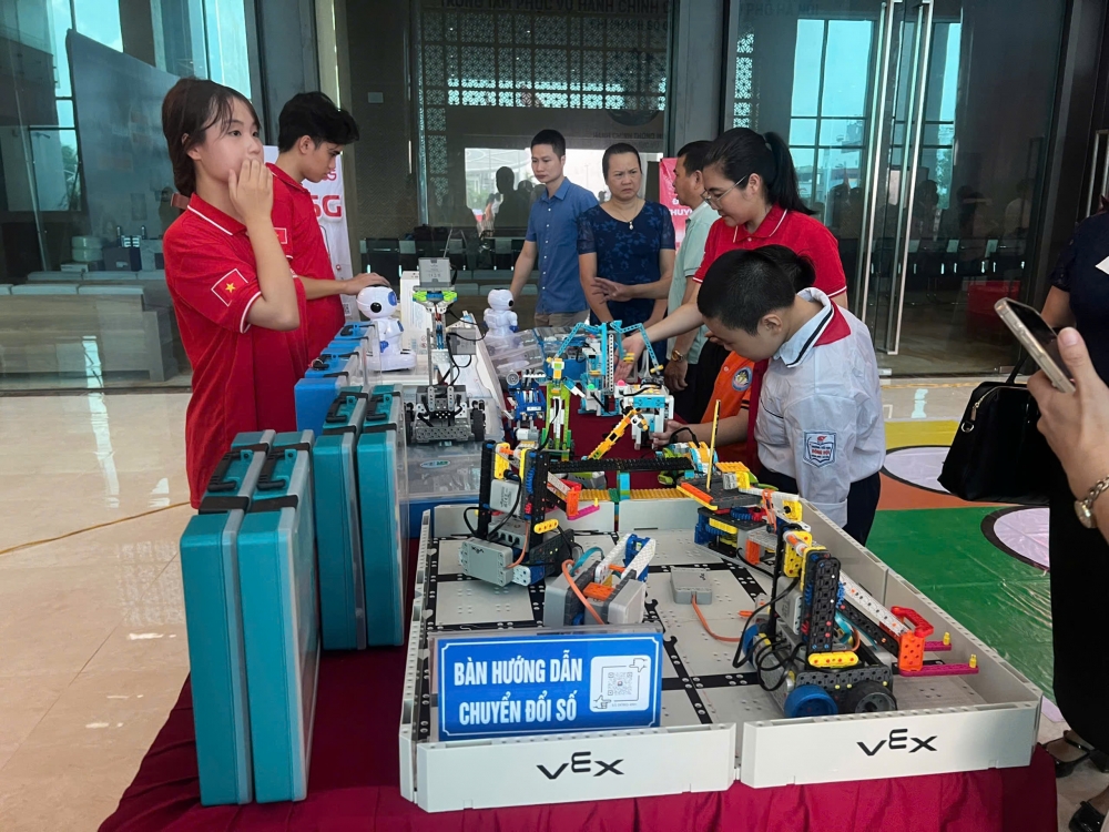 Xã Đông Anh quyết tâm trở thành điểm sáng “Bình dân học vụ số”