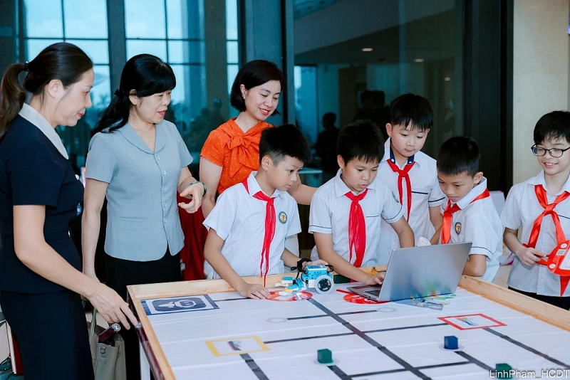 Xã Đông Anh quyết tâm trở thành điểm sáng “Bình dân học vụ số”