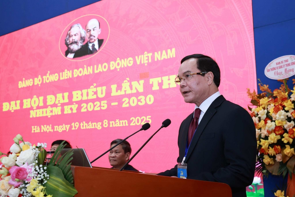 Xây dựng giai cấp công nhân Việt Nam hiện đại, lớn mạnh, đáp ứng yêu cầu mới