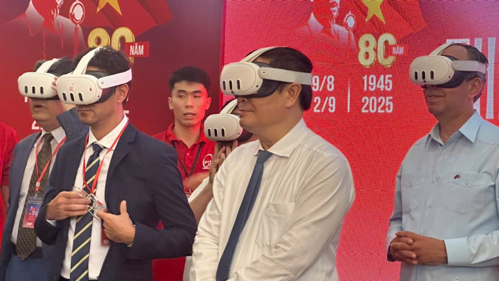 Xúc động khi trở về thời khắc thiêng liêng