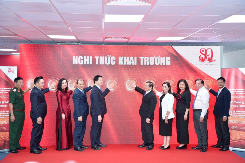 Khai trương Trung tâm báo chí triển lãm thành tựu đất nước nhân dịp kỷ niệm 80 năm Quốc khánh
