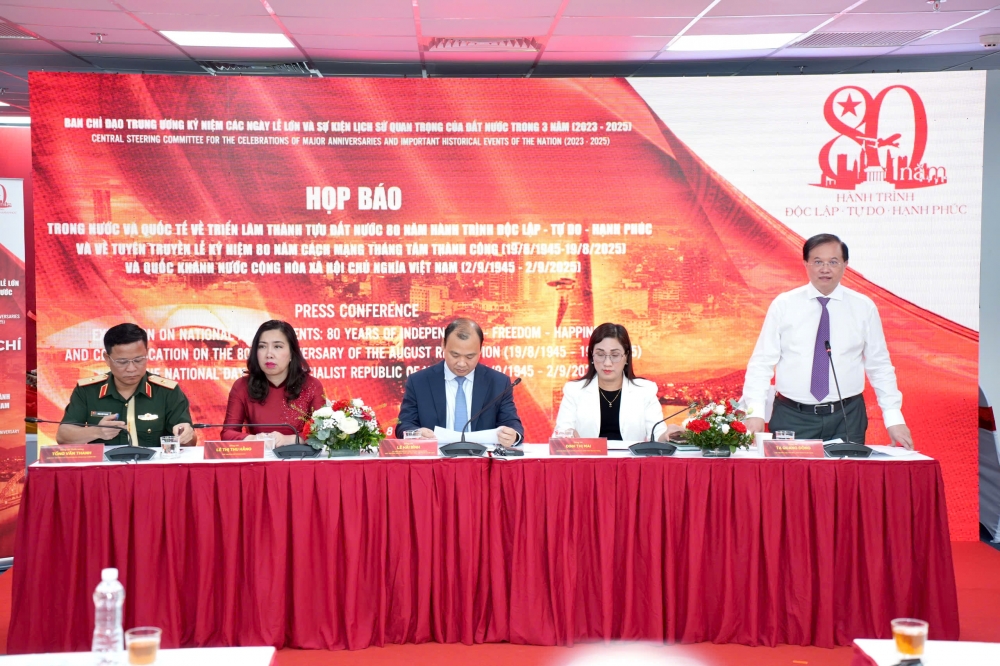 Khai trương Trung tâm báo chí triển lãm thành tựu đất nước nhân dịp kỷ niệm 80 năm Quốc khánh