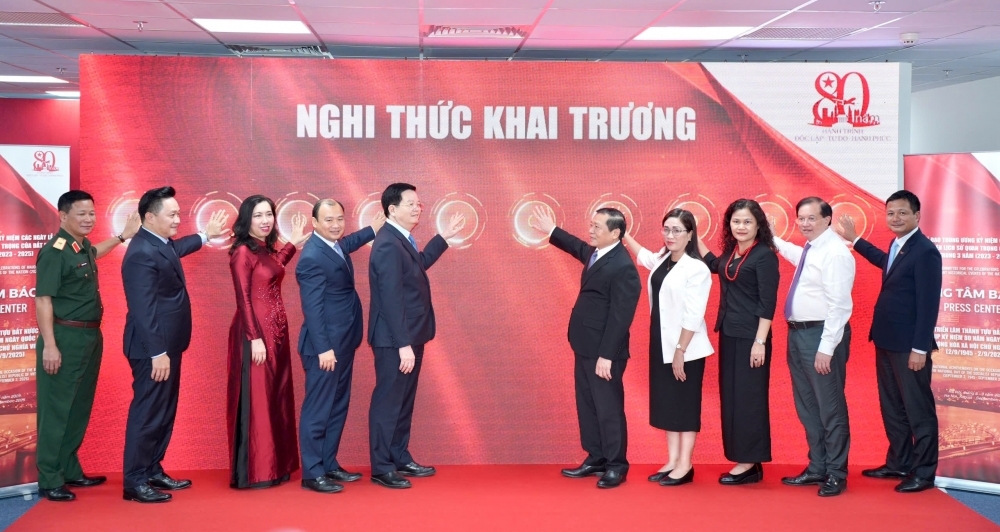 Khai trương Trung tâm Báo chí triển lãm thành tựu đất nước nhân dịp kỷ niệm 80 năm Quốc khánh