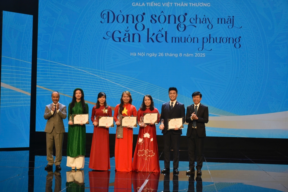 Tôn vinh những sứ giả tiếng Việt ở nước ngoài