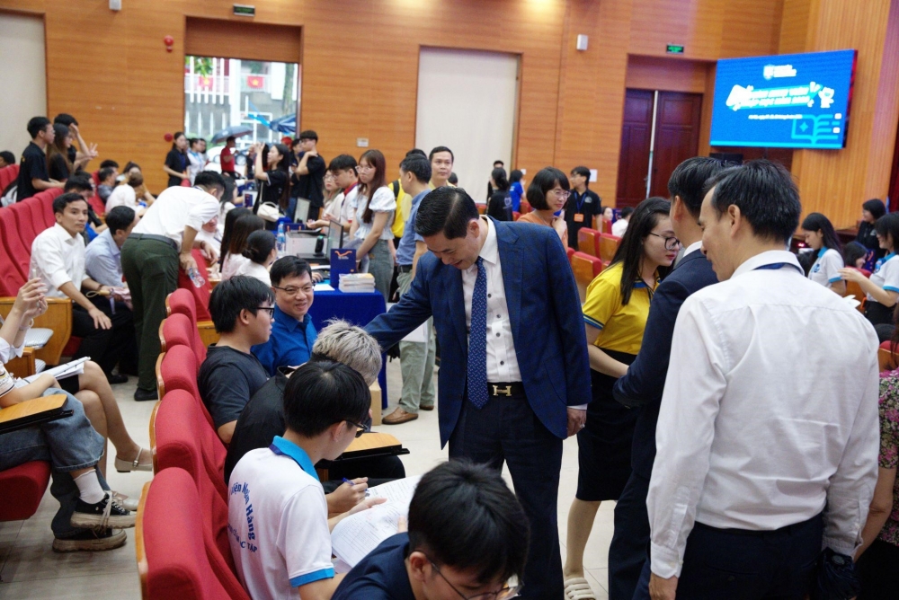 Học viện Ngân hàng chào đón hơn 3.000 tân sinh viên nhập học