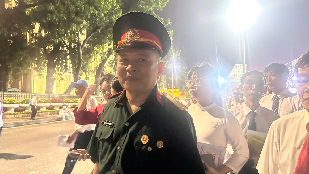 Người dân thao thức không ngủ, náo nức đi xem lễ tổng duyệt diễu binh, diễu hành