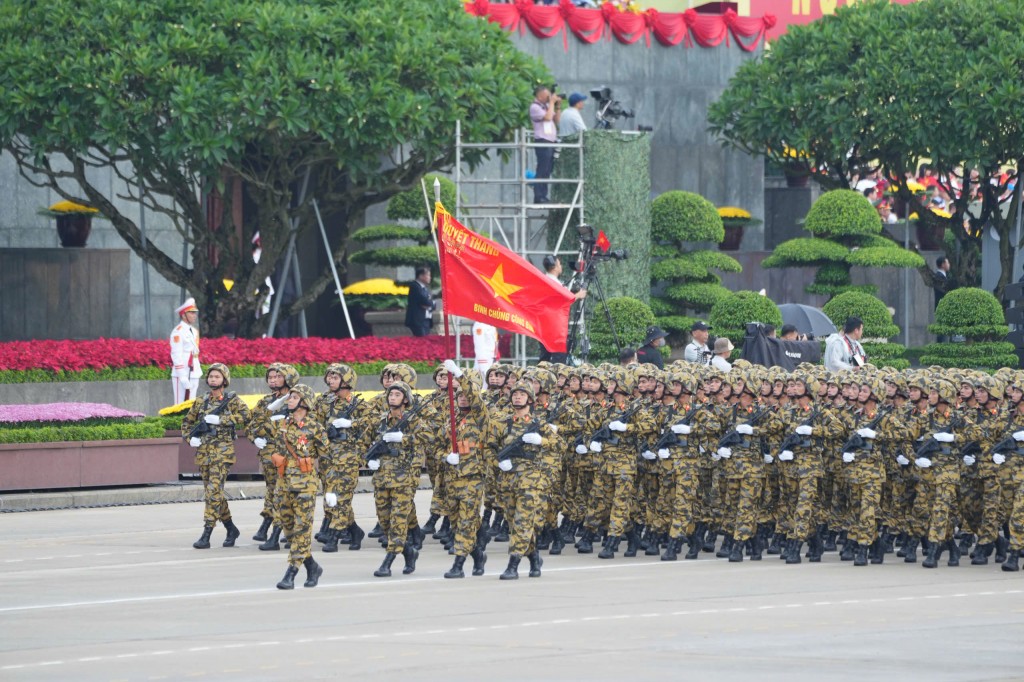 Ấn tượng về sự trang trọng, chu đáo của lễ diễu binh, diễu hành chính thức