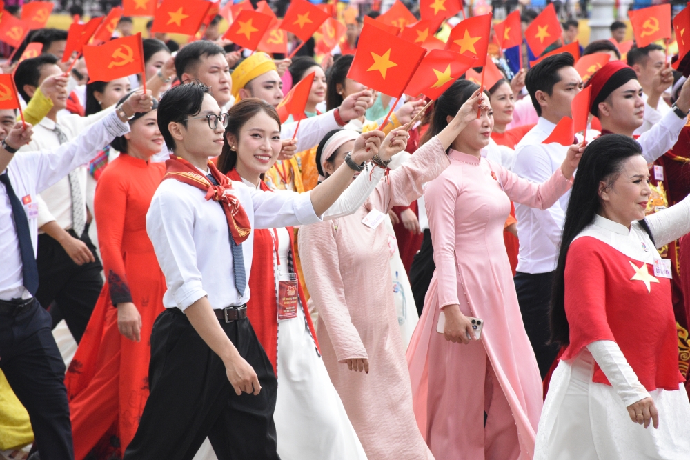 Đen Vâu, Hoàng Thùy Linh nổi bật trong lễ tổng duyệt diễu binh, diễu hành