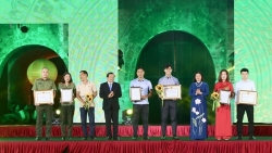 Lễ trao Giải báo chí về phát triển văn hóa và xây dựng người Hà Nội thanh lịch, văn minh diễn ra vào ngày 30/9