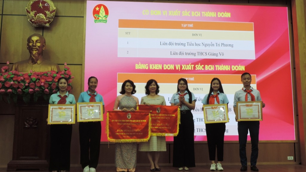 1.459  học sinh hoàn cảnh khó khăn của quận Ba Đình được hỗ trợ