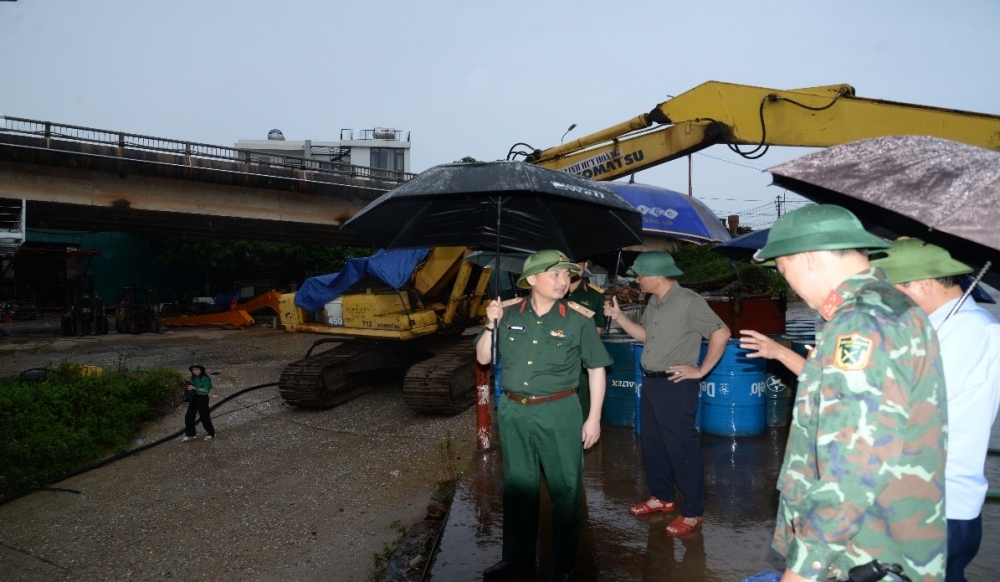 Kiểm tra công tác ứng phó với mưa lũ tại huyện Ba Vì