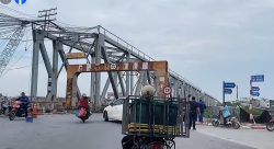 cau long bien va cau duong duoc luu thong tro lai