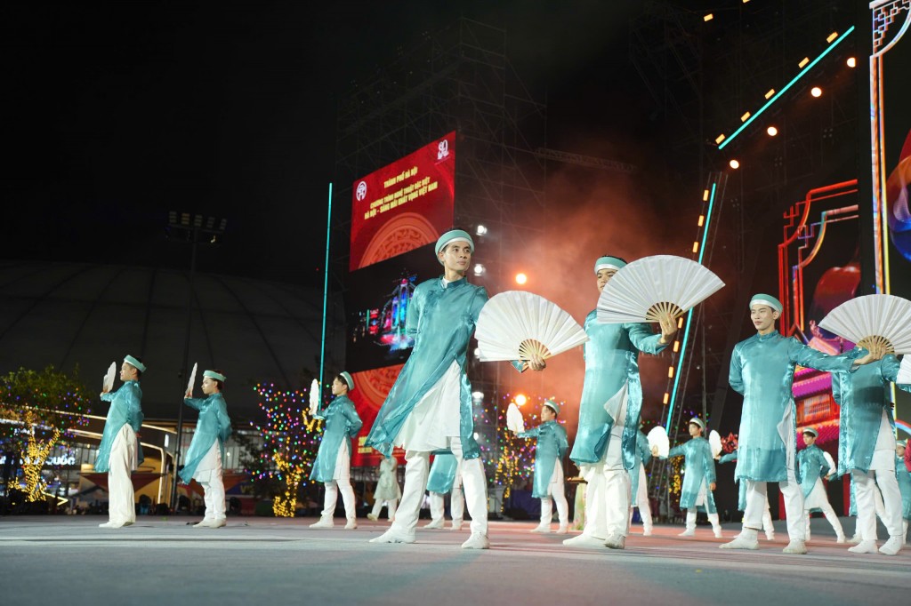 Khắc họa hình ảnh Hà Nội đổi mới, năng động và hội nhập đầy bản lĩnh