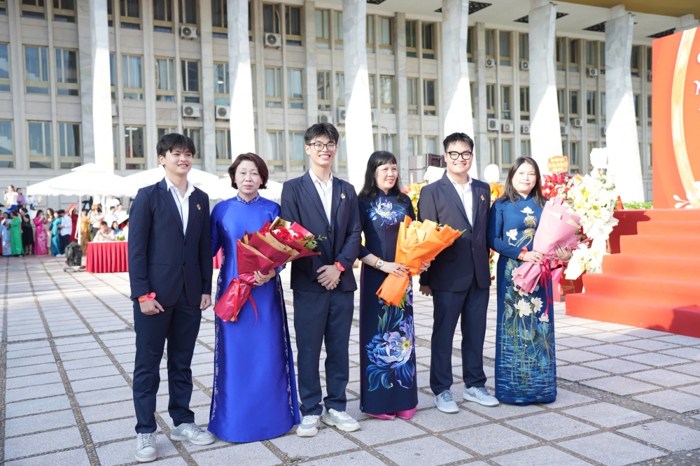 Thầy trò THPT Việt Đức rèn đức, luyện tài, đáp ứng yêu cầu hội nhập toàn cầu