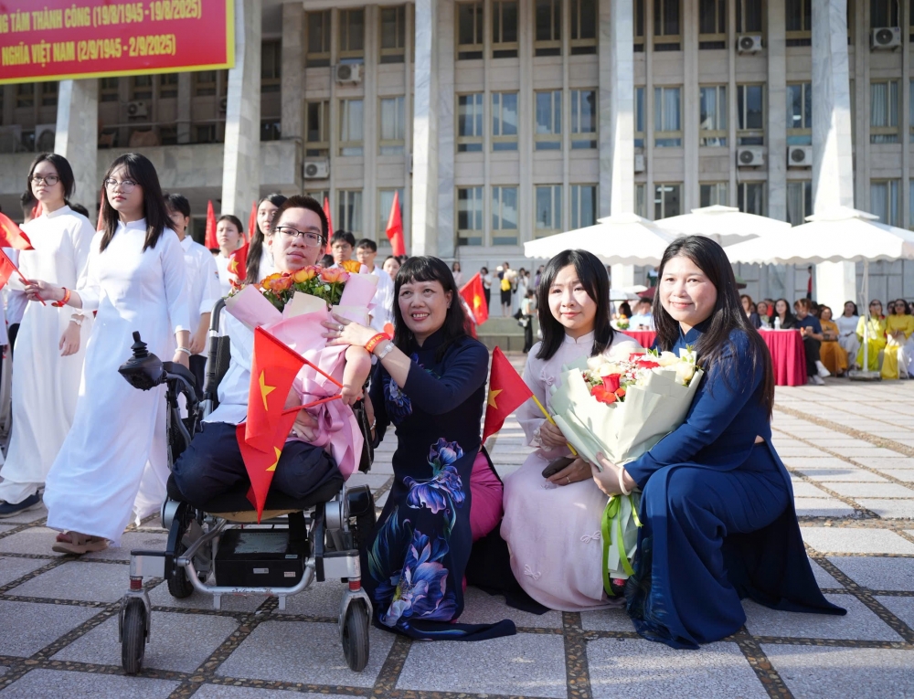 Thầy trò THPT Việt Đức rèn đức, luyện tài, đáp ứng hội nhập toàn cầu