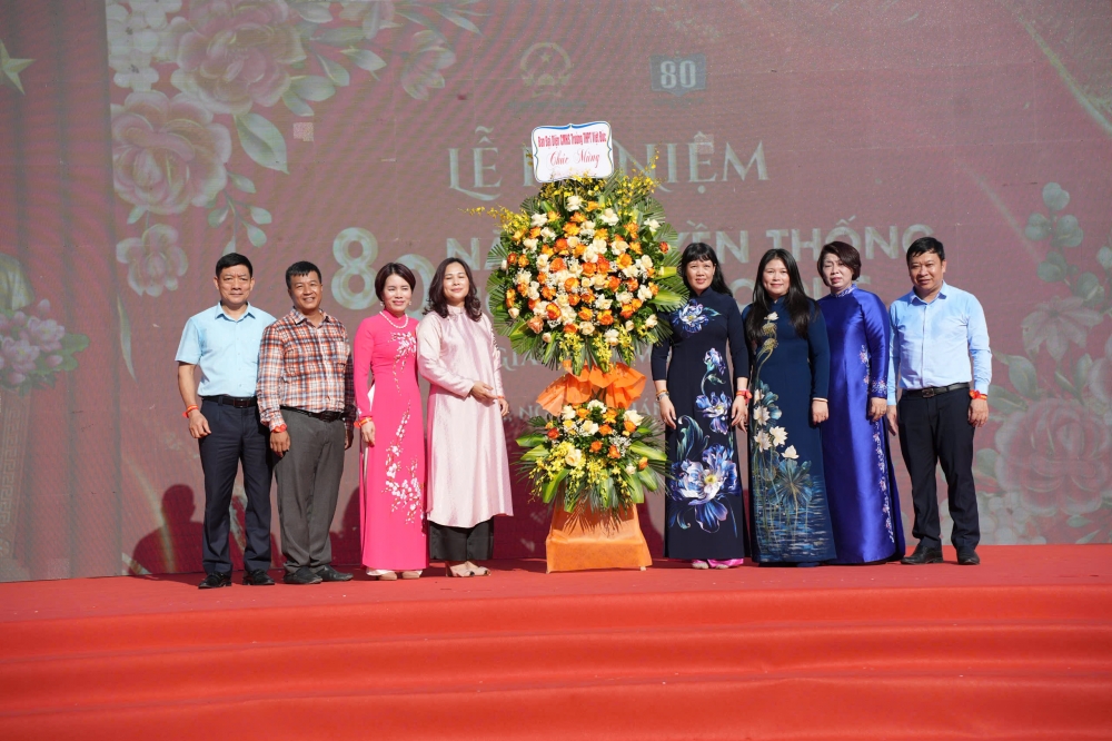 Thầy trò THPT Việt Đức rèn đức, luyện tài, đáp ứng hội nhập toàn cầu