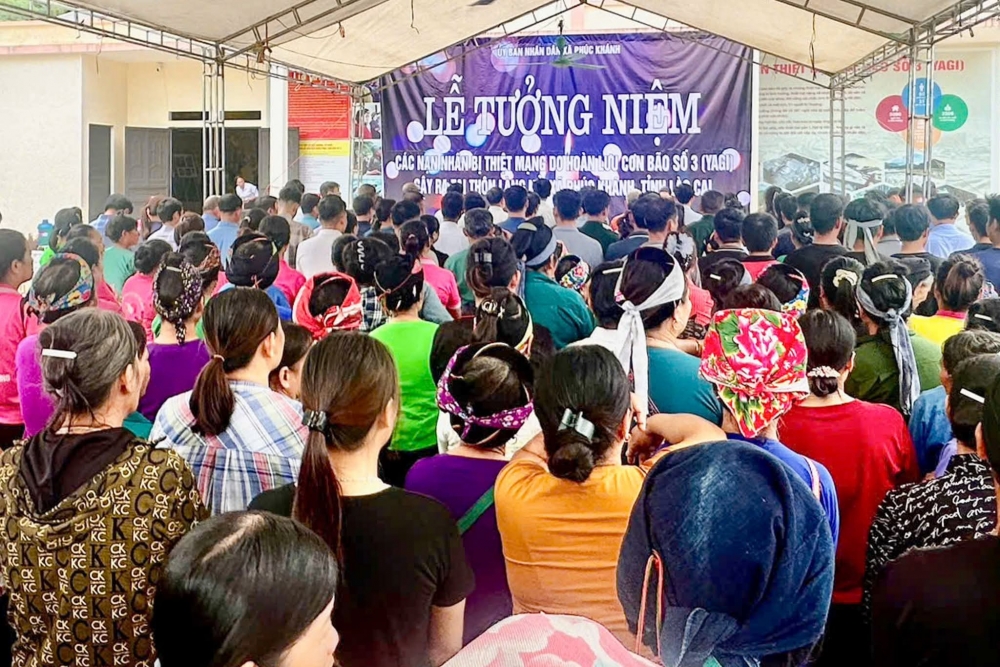 Xúc động lễ tưởng niệm nạn nhân làng Nủ