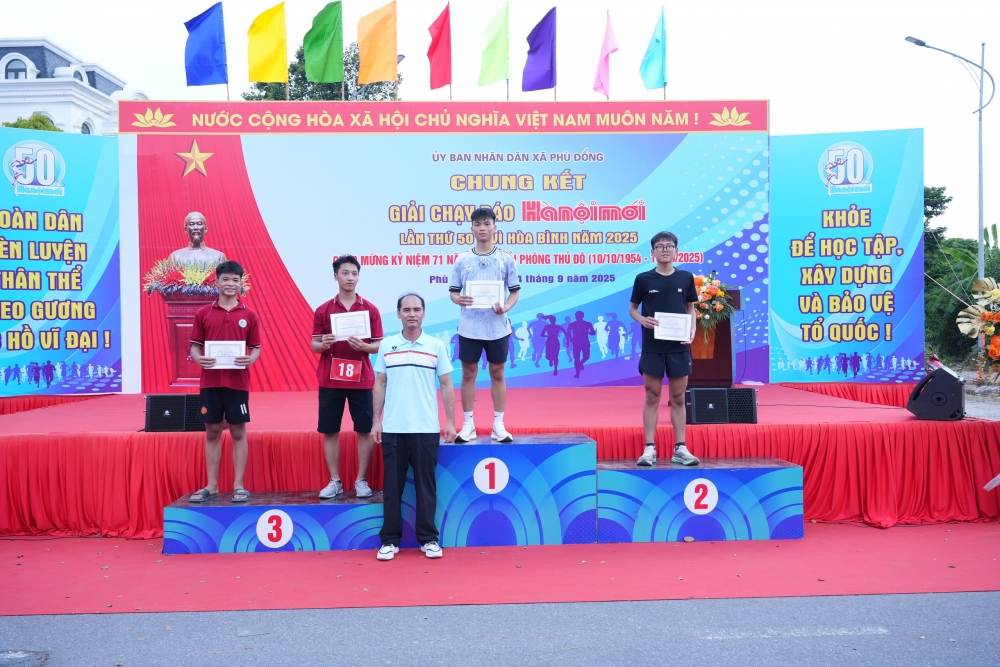 Xã Phù Đổng: Sôi nổi Chung kết Giải chạy Báo Hànộimới mở rộng lần thứ 50