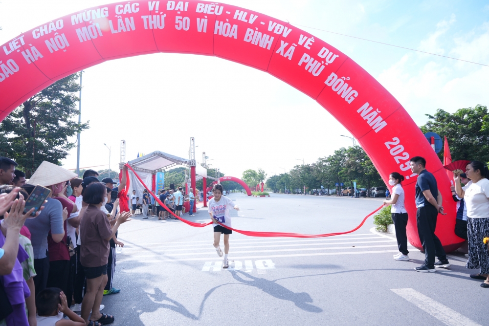 Xã Phù Đổng: Sôi nổi Chung kết Giải chạy Báo Hànộimới mở rộng lần thứ 50