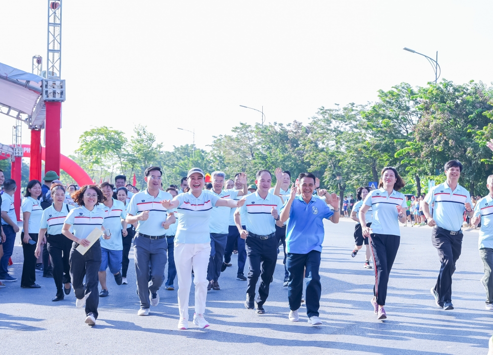 Xã Phù Đổng: Sôi nổi Chung kết Giải chạy Báo Hànộimới mở rộng lần thứ 50