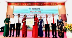 lang nghe ven song hong truoc co hoi moi