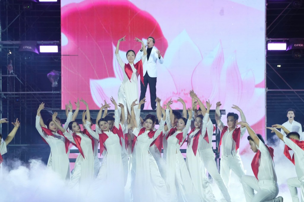 Triển lãm A80 khẳng định sức mạnh đại đoàn kết dân tộc