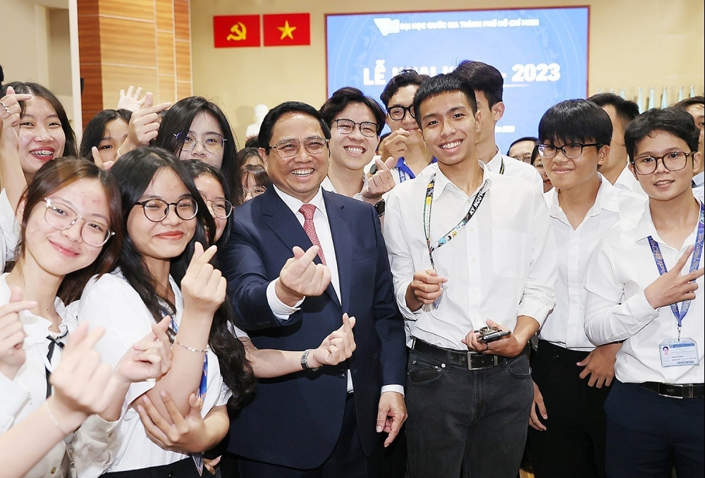 Hai nghị quyết song hành đột phá, phát triển toàn diện con người Việt Nam