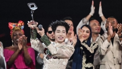 thu tuong chinh phu bieu duong thanh tich cua ca si duc phuc