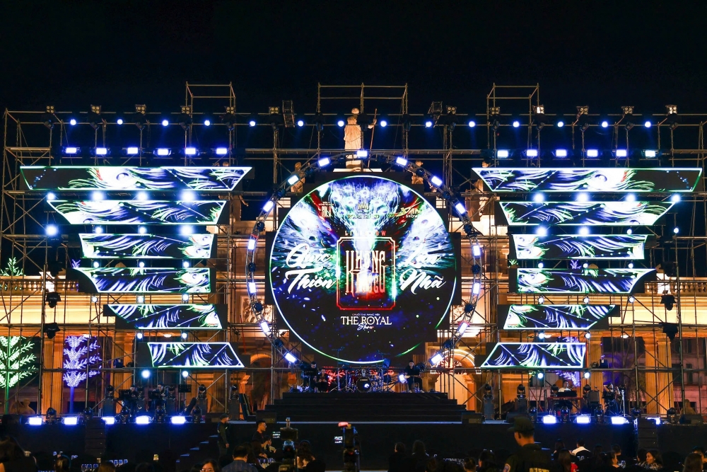 Ấn tượng với Khổng Tước show của đạo diễn Vạn Nguyễn