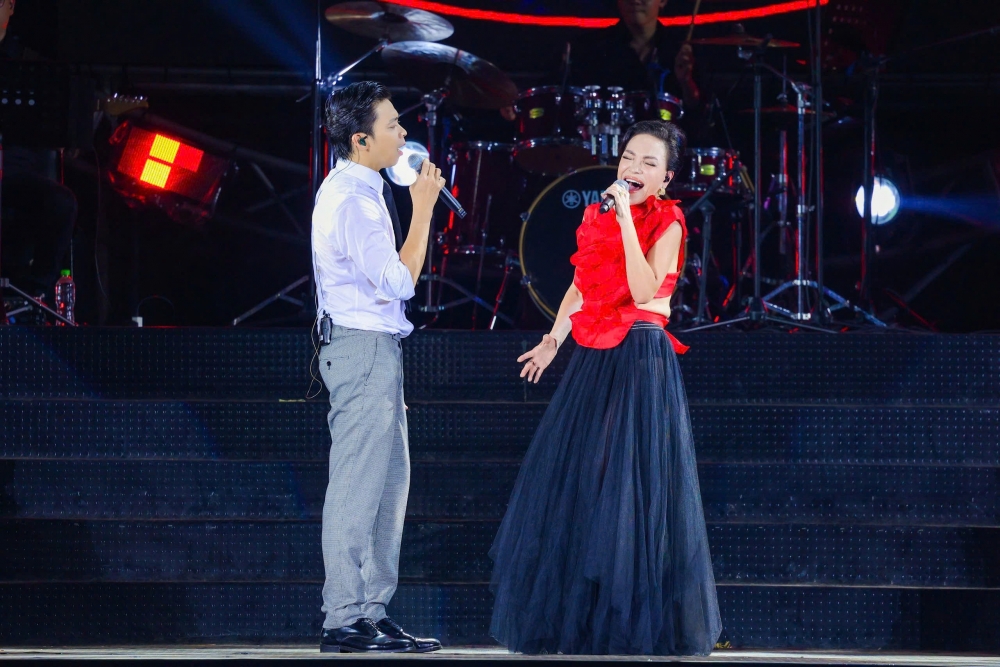 Ấn tượng với Khổng Tước show của đạo diễn Vạn Nguyễn