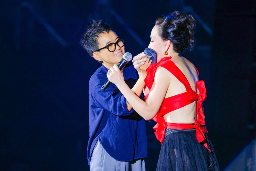 Ấn tượng với Khổng Tước show của đạo diễn Vạn Nguyễn