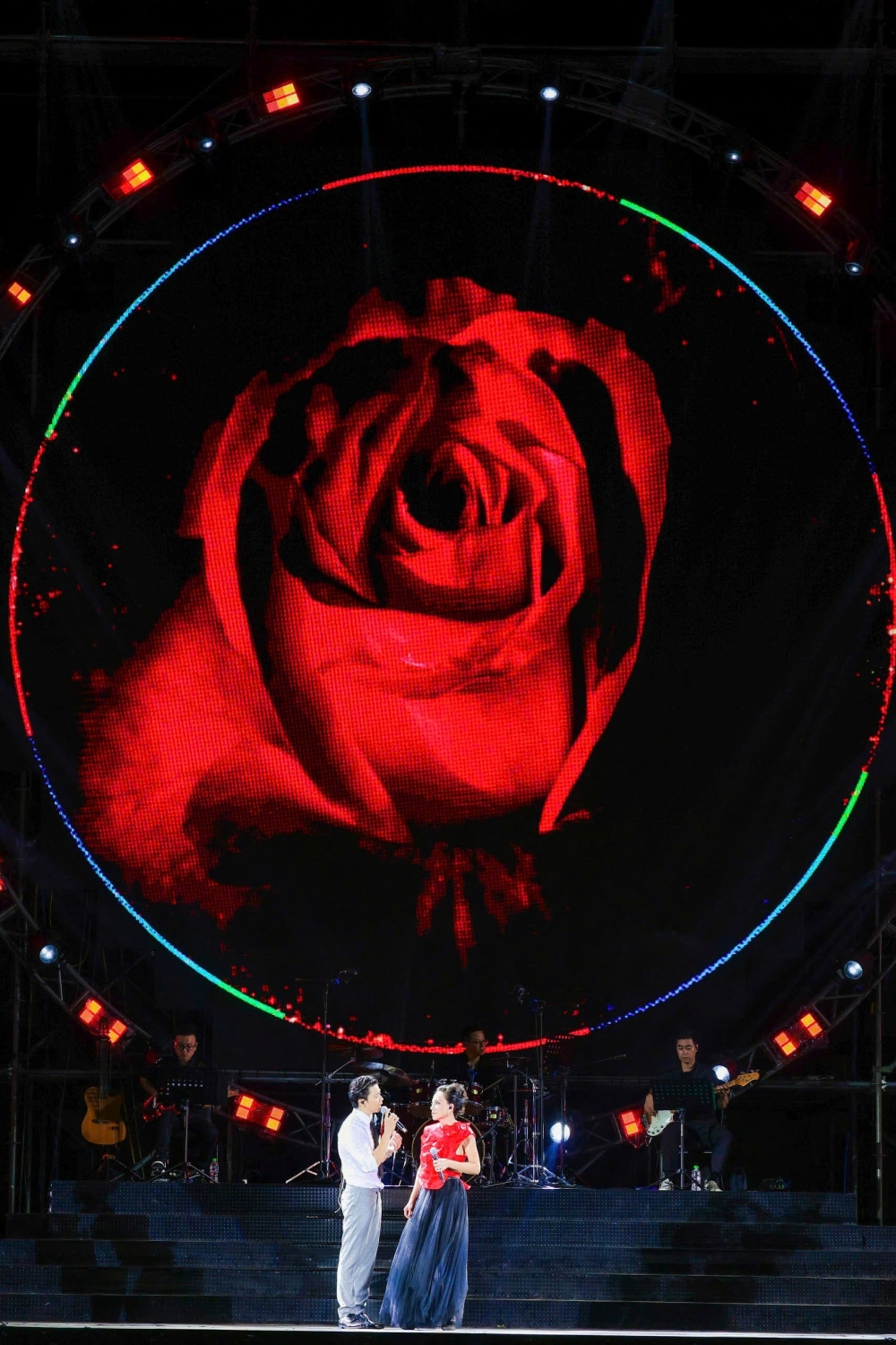 Ấn tượng với Khổng Tước show của đạo diễn Vạn Nguyễn