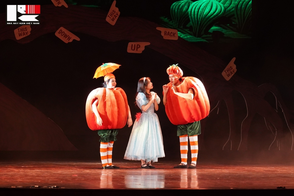 Vở nhạc kịch “Alice in wonderland” chính thức công diễn