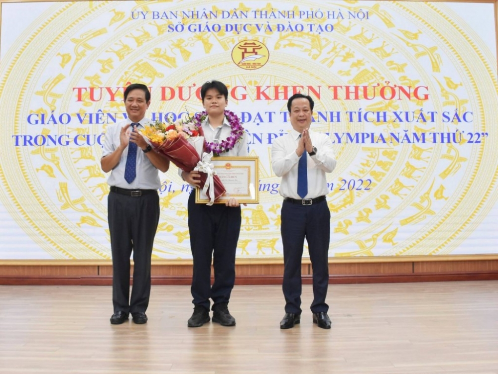Hà Nội khen thưởng học sinh đoạt giải Á quân ''Đường lên đỉnh Olympia năm 2022''