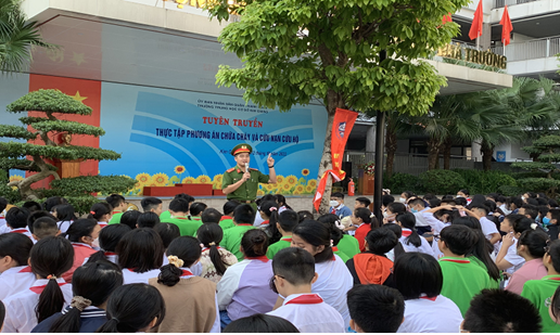 Buổi tuyên truyền kỹ năng an toàn PCCC&amp;CNCH tại trường THCS Kim Giang