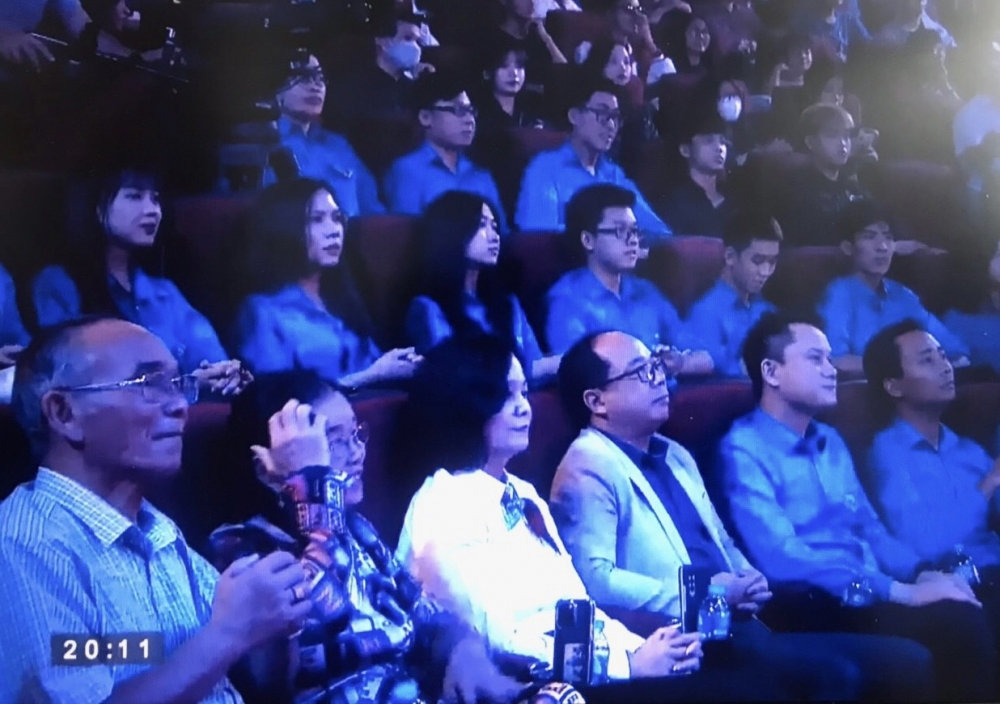 Đặc sắc chương trình nghệ thuật “Bài ca đi cùng năm tháng – Khát vọng tuổi trẻ” Đặc sắc chương trình nghệ thuật “Bài ca đi cùng năm tháng – Khát vọng tuổi trẻ”