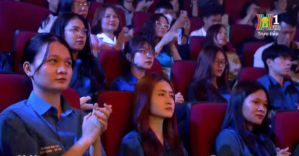 Đặc sắc chương trình nghệ thuật “Bài ca đi cùng năm tháng – Khát vọng tuổi trẻ” Đặc sắc chương trình nghệ thuật “Bài ca đi cùng năm tháng – Khát vọng tuổi trẻ”