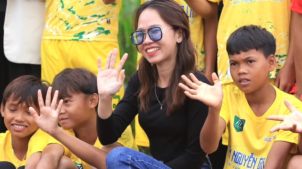 "Gieo ước mơ bóng đá” cho trẻ em nghèo