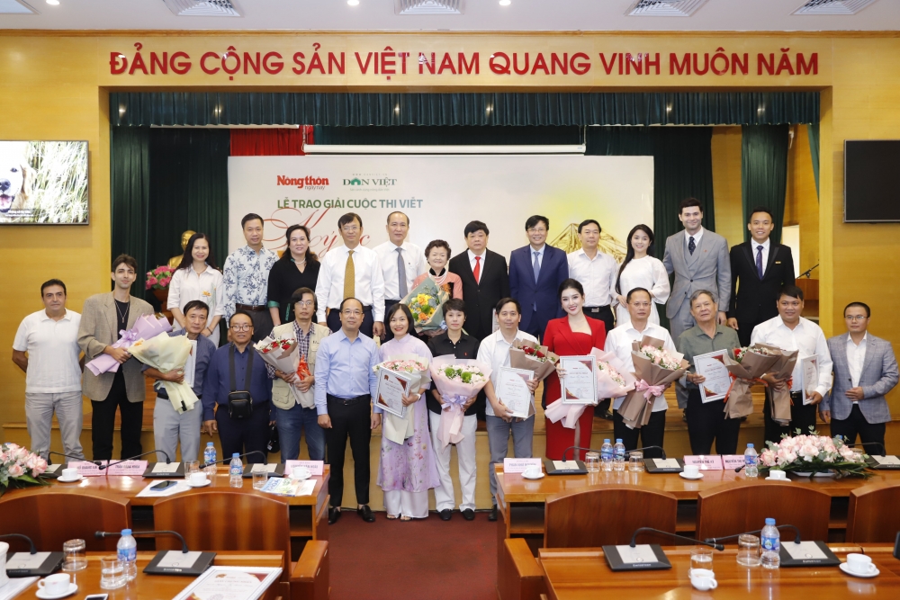 11 tác giả đạt giải Cuộc thi viết “Ký ức Hà Nội” lần III năm 2024