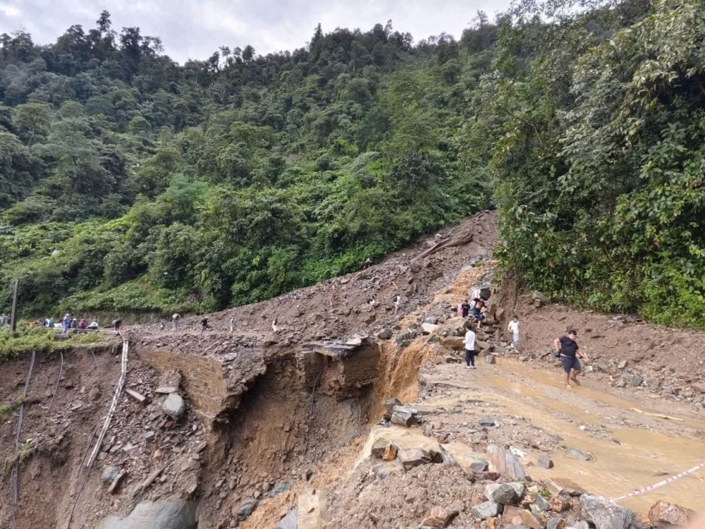 Lãnh đạo tỉnh Lào Cai yêu cầu ứng phó khẩn cấp với cơn bão số 11
