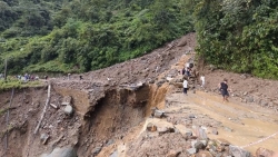 lanh dao tinh lao cai yeu cau ung pho khan cap voi con bao so 11