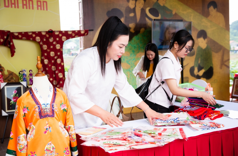 Đặc sắc không gian làng nghề tại Tuần Văn hóa – Xúc tiến thương mại Côn Sơn – Kiếp Bạc 2025