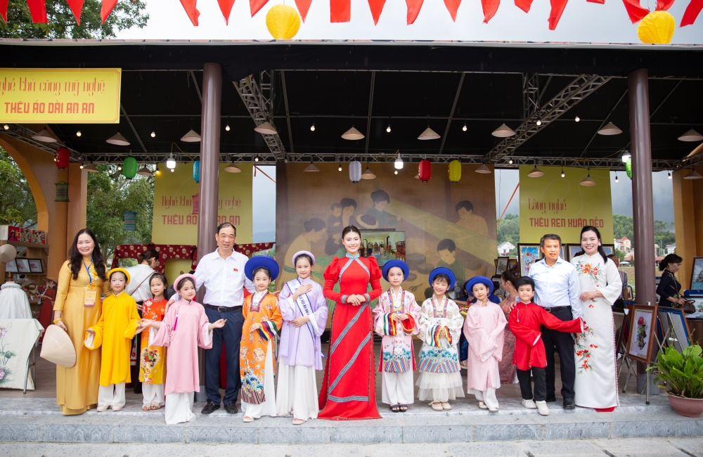 Đặc sắc không gian làng nghề tại Tuần Văn hóa – Xúc tiến thương mại Côn Sơn – Kiếp Bạc 2025