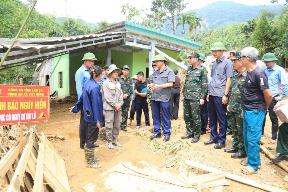 Phó Thủ tướng Trần Hồng Hà kiểm tra công tác ứng phó với bão số 11 tại Lào Cai Phó Thủ tướng Trần Hồng Hà kiểm tra công tác ứng phó với bão số 11 tại Lào Cai